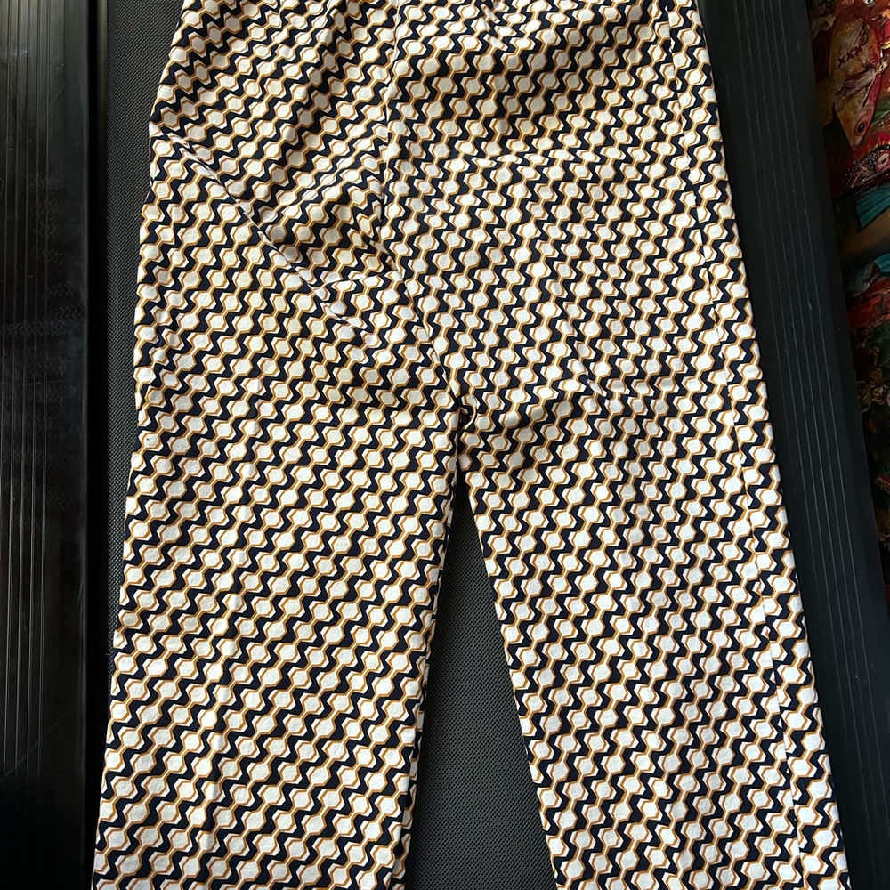 Chicos so slimming tailored pants.  Like new